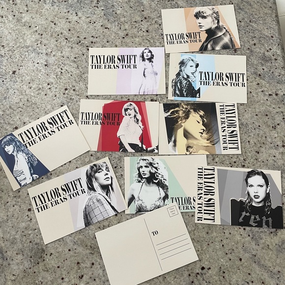 Taylor Swift post cards - Picture 1 of 1